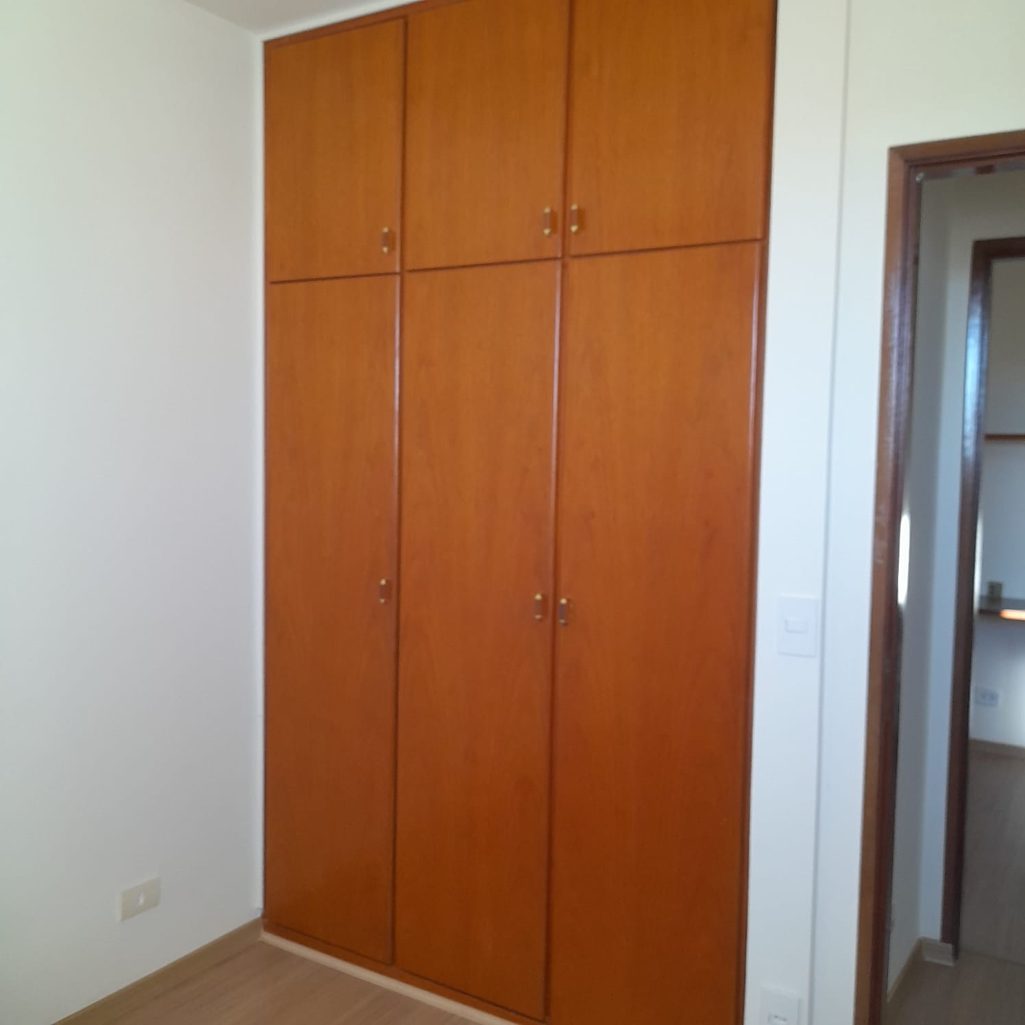 Imagem Apartamento com 3 Quartos à Venda, 70 m²em Cláudia - Londrina