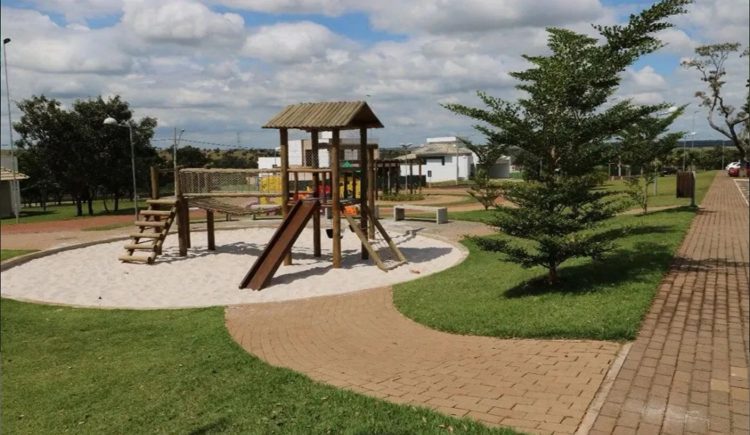 Imagem Terreno à Venda, 360 m²em Jardim Botânico - Uberlândia