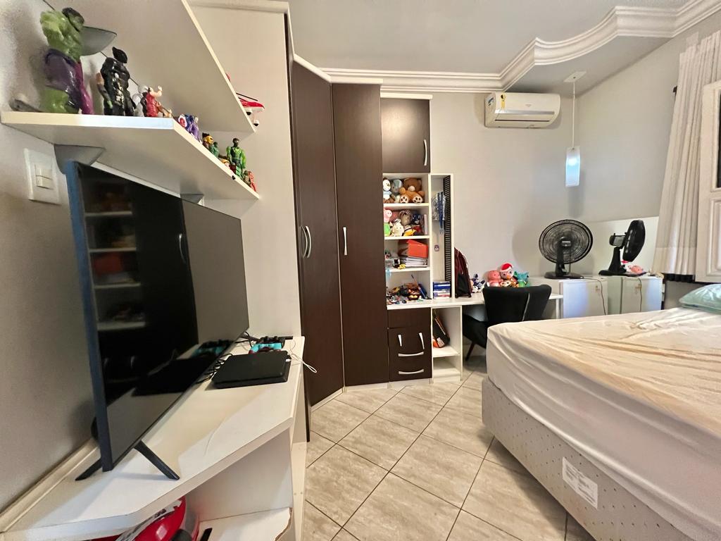 Imagem Casa com 5 Quartos à Venda, 250 m²em Marambaia - Belém