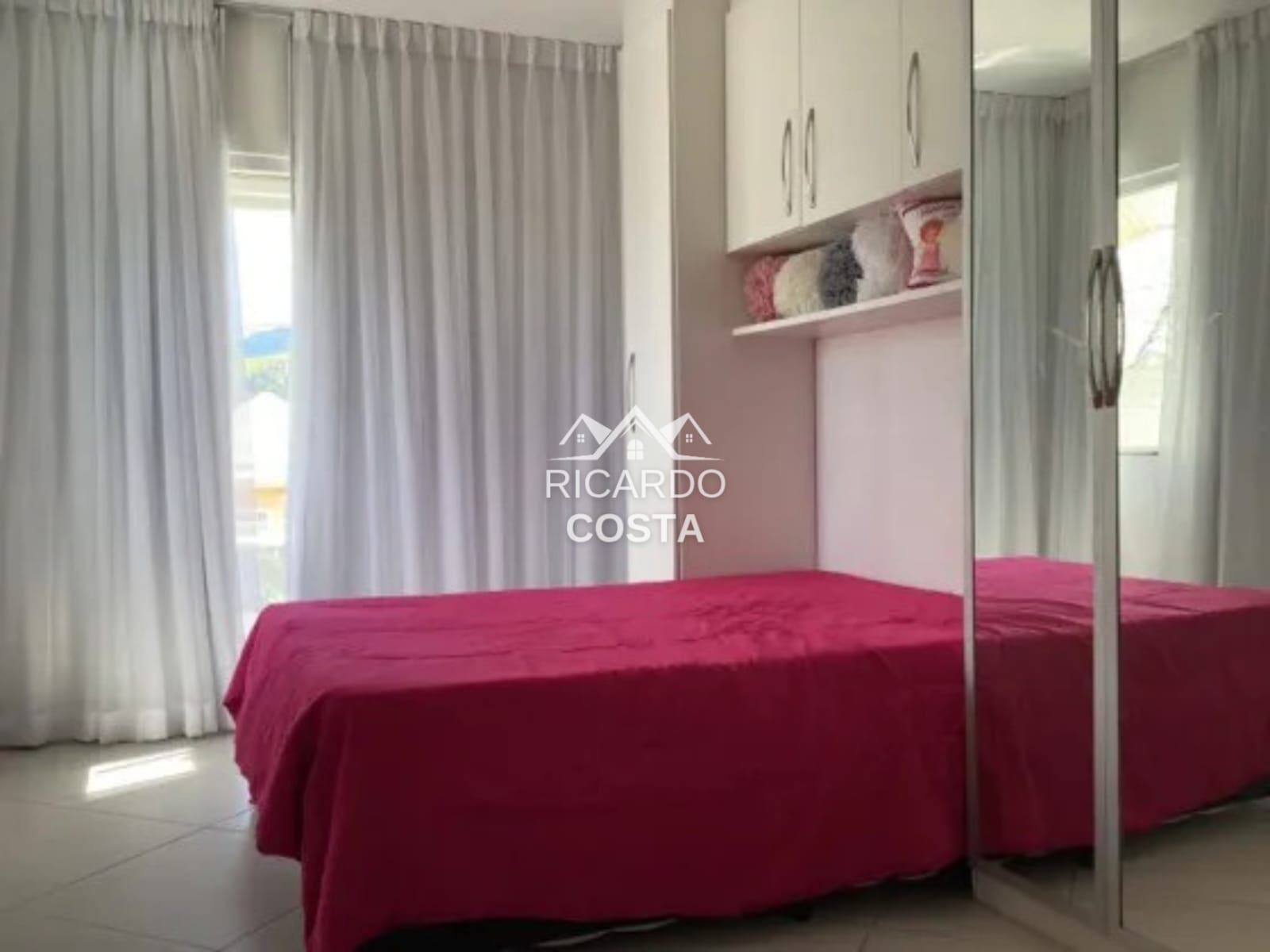 Imagem Casa de Condomínio com 4 Quartos à Venda ou Locação, 168 m² em Jacarepaguá - Rio de Janeiro Imagem Casa de Condomínio com 4 Quartos à Venda ou Locação, 168 m² em Jacarepaguá - Rio de Janeiro