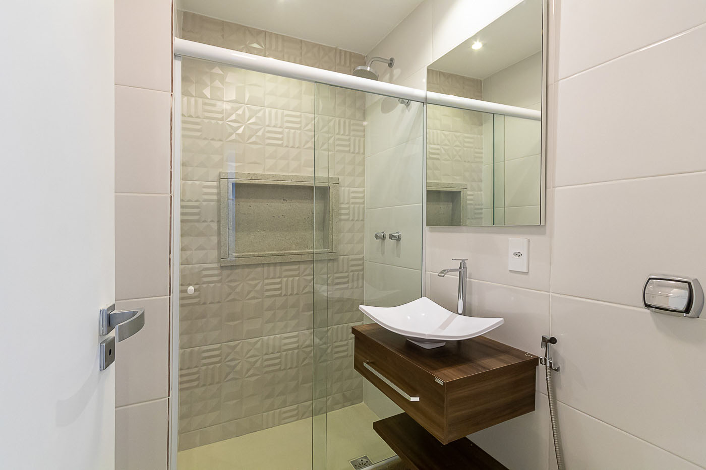 Imagem Apartamento com 2 Quartos à Venda, 80 m²em Copacabana - Rio de Janeiro