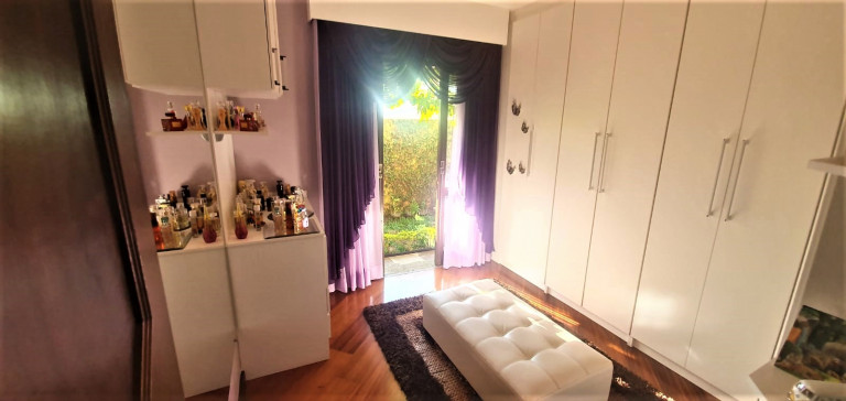Imagem Casa com 3 Quartos à Venda, 223 m² em Novo Mundo - Curitiba Imagem Casa com 3 Quartos à Venda, 223 m² em Novo Mundo - Curitiba