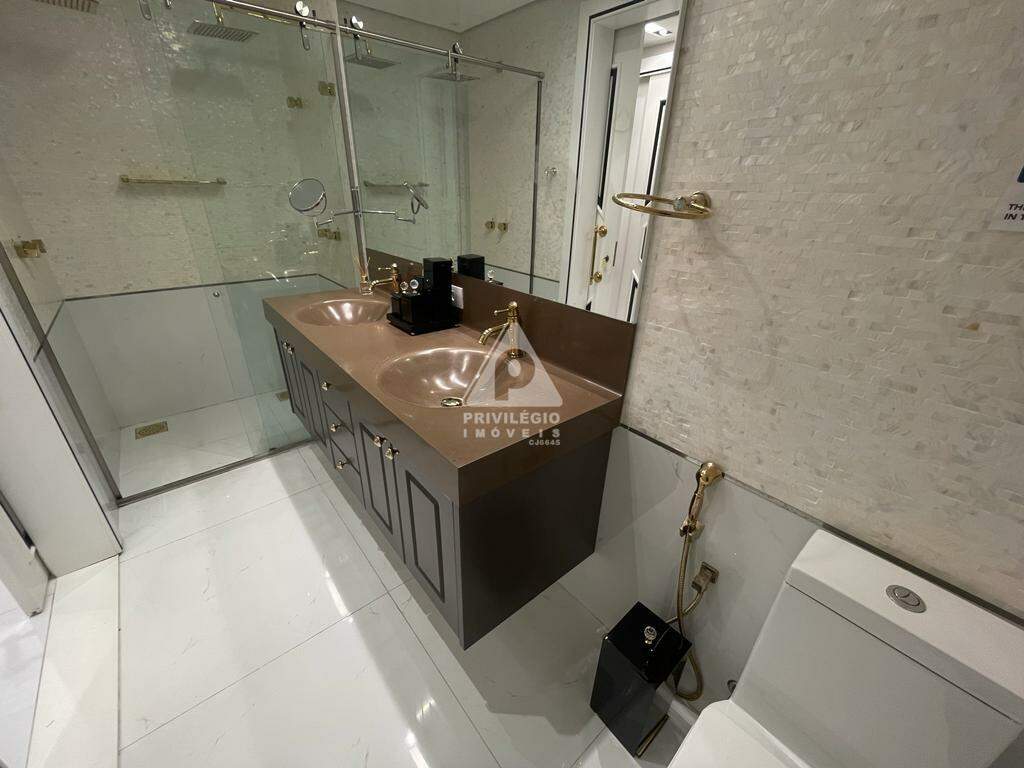 Imagem Cobertura com 6 Quartos à Venda, 558 m²em Copacabana - Rio de Janeiro