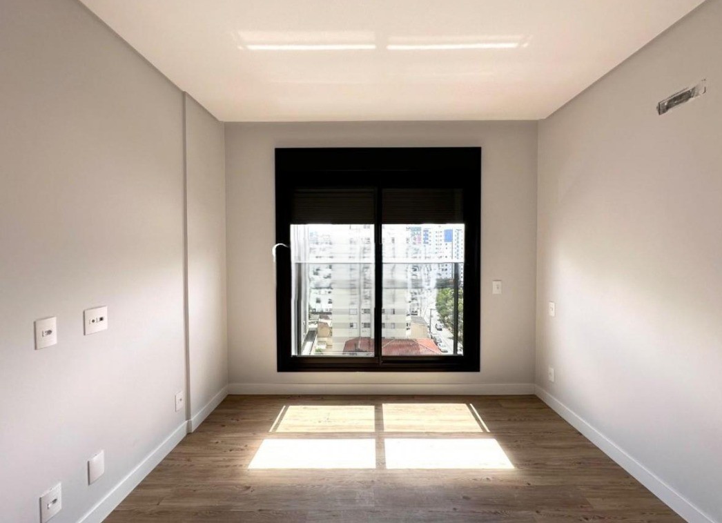 Imagem Apartamento com 3 Quartos à Venda, 114 m² em Centro - Florianópolis Imagem Apartamento com 3 Quartos à Venda, 114 m² em Centro - Florianópolis