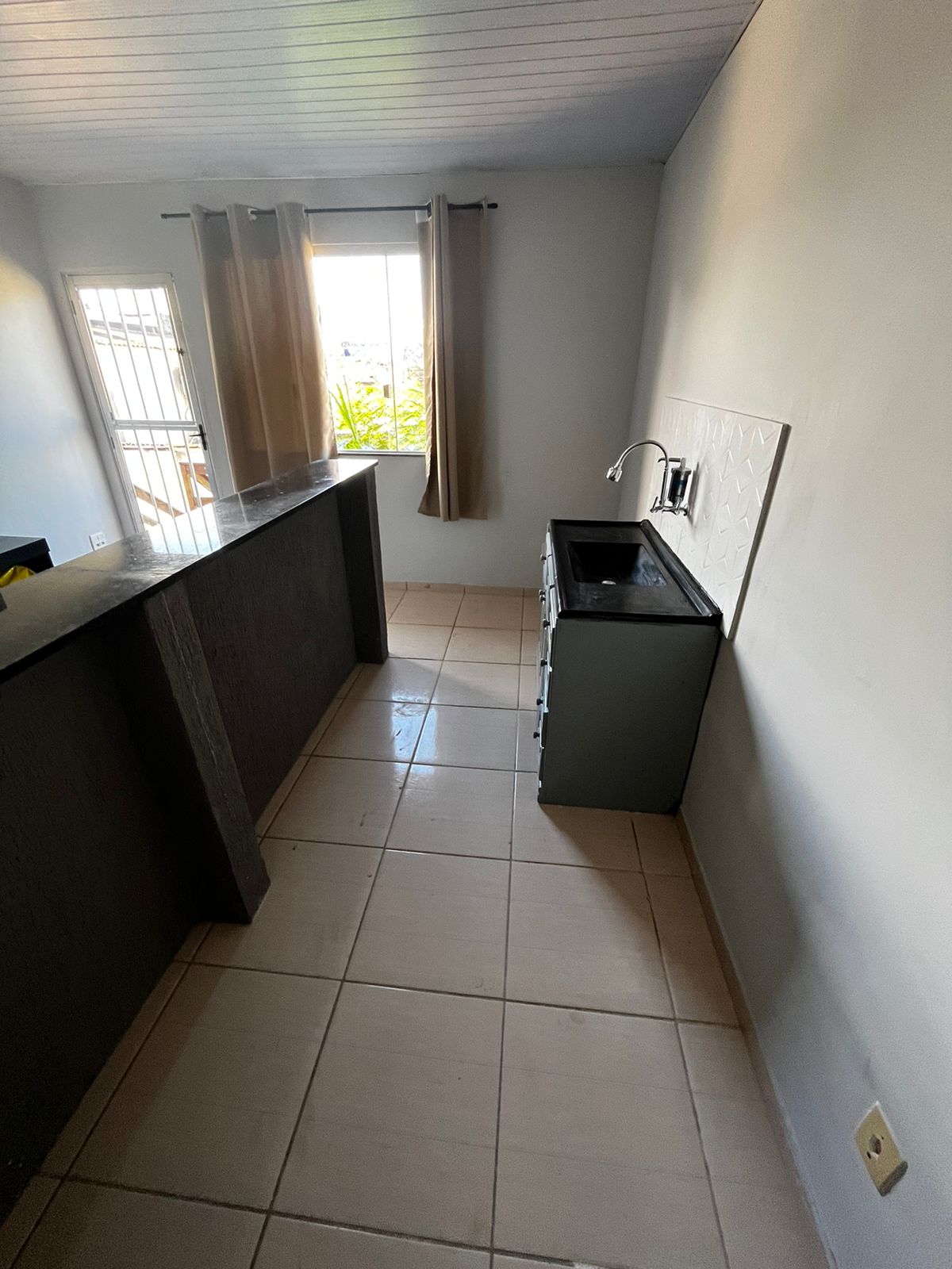 Imagem Sobrado com 2 Quartos para Alugar, 70 m² em Sol e Mar - Macaé Imagem Sobrado com 2 Quartos para Alugar, 70 m² em Sol e Mar - Macaé