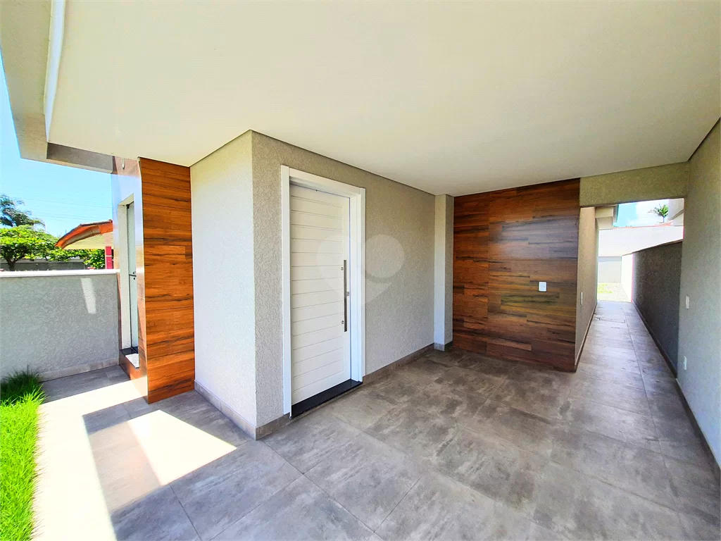Imagem Sobrado com 3 Quartos à Venda ou Temporada, 123 m²em Balneário Cambiju - Itapoá