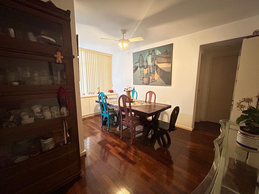 Imagem Apartamento com 4 Quartos à Venda, 190 m²em Icaraí - Niterói