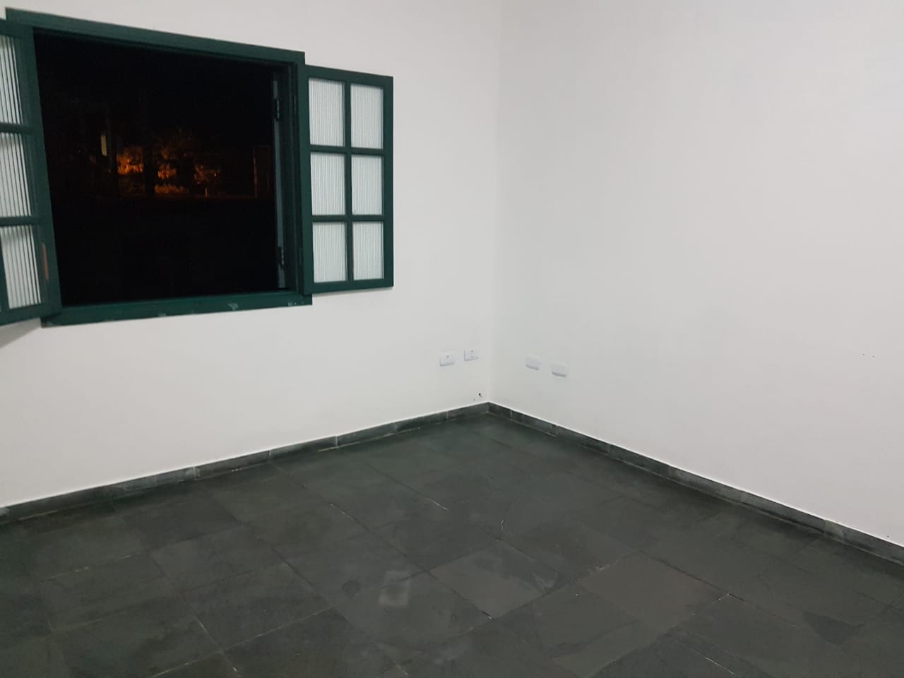 Imagem Kitnet com 10 Quartos para Alugar, 550 m²em Perequê Açu - Ubatuba