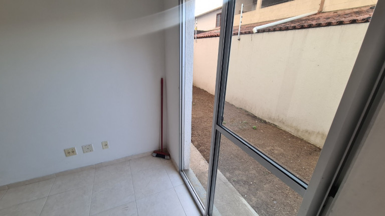 Imagem Apartamento com 2 Quartos à Venda,  em Santana - Cariacica