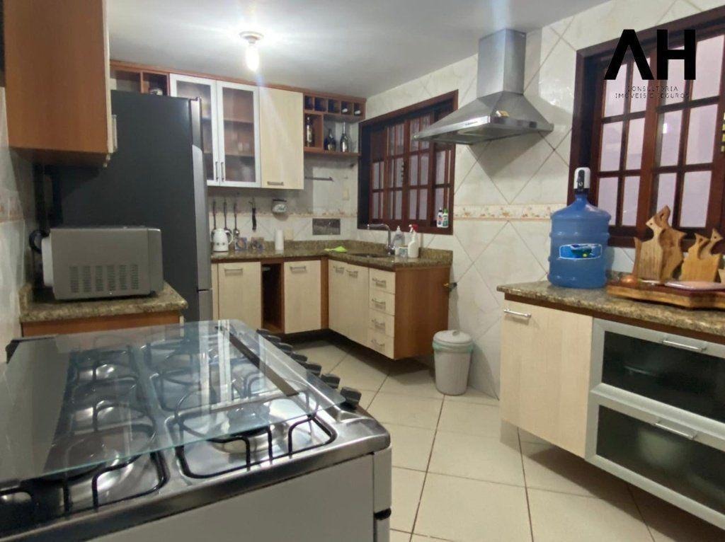 Imagem Casa com 3 Quartos à Venda, 360 m²em Piratininga - Niterói Imagem Casa com 3 Quartos à Venda, 360 m²em Piratininga - Niterói