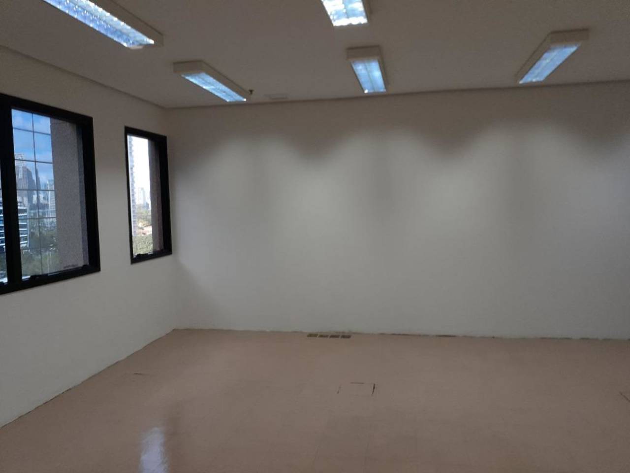 Imagem Sala Comercial para Alugar, 74 m² em Vila Olímpia - São Paulo Imagem Sala Comercial para Alugar, 74 m² em Vila Olímpia - São Paulo
