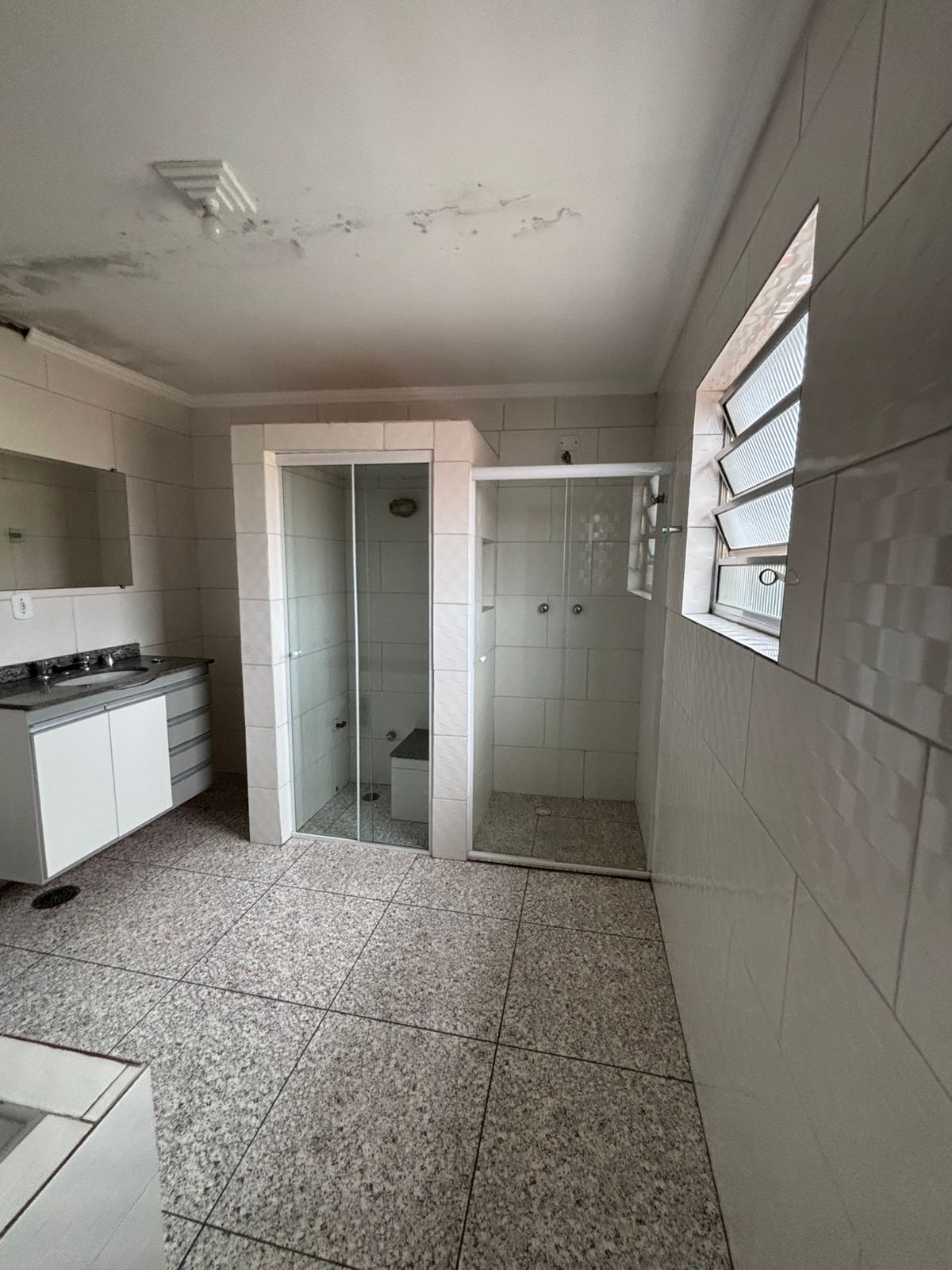 Imagem Casa com 3 Quartos à Venda, 300 m² em Jardim das Rosas (Zona Leste) - São Paulo Imagem Casa com 3 Quartos à Venda, 300 m² em Jardim das Rosas (Zona Leste) - São Paulo