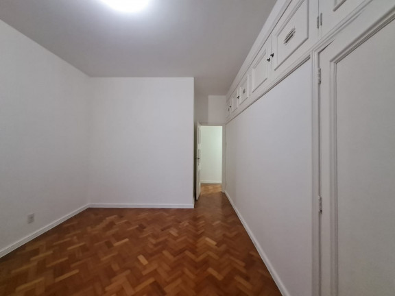 Imagem Apartamento com 3 Quartos à Venda, 220 m²em Copacabana - Rio de Janeiro Imagem Apartamento com 3 Quartos à Venda, 220 m²em Copacabana - Rio de Janeiro