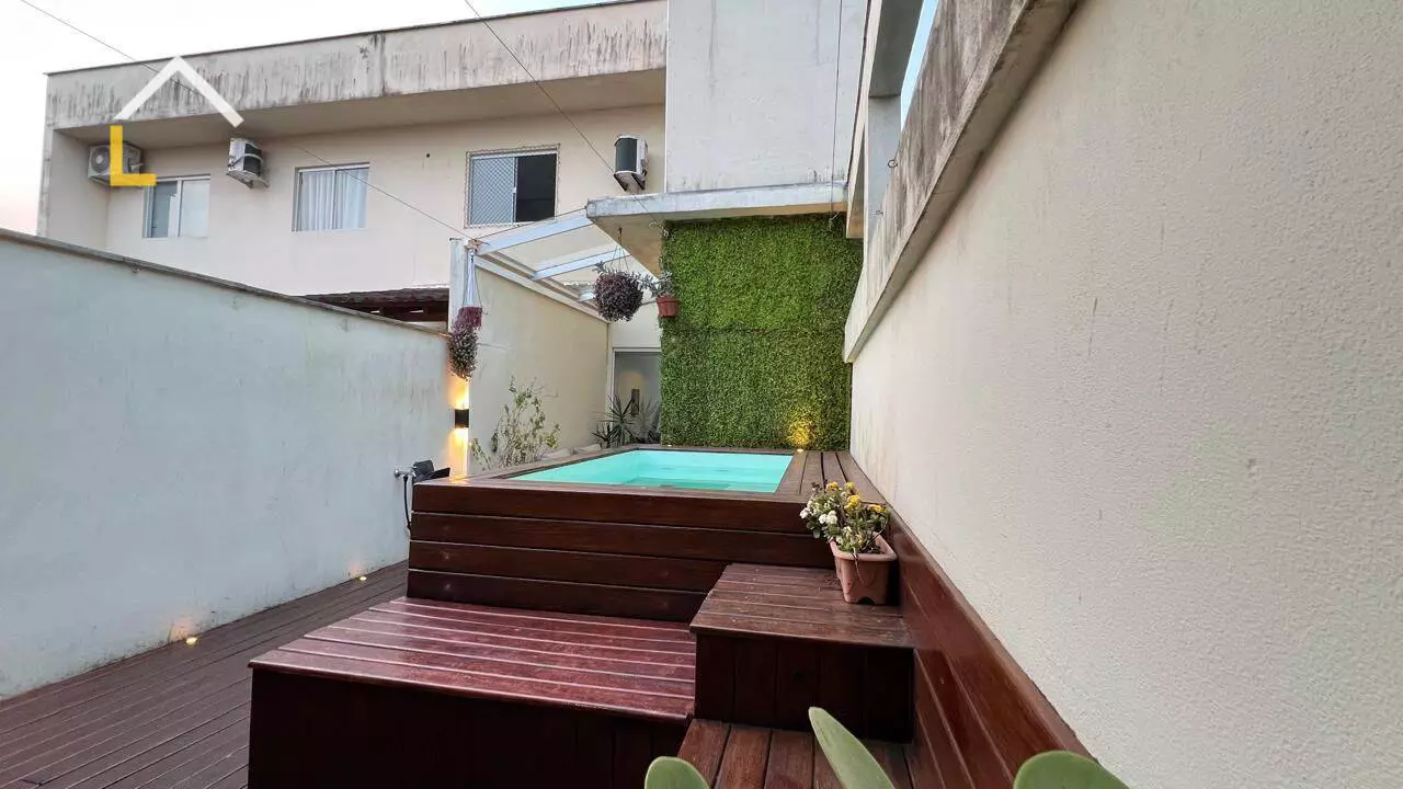 Imagem Casa com 2 Quartos à Venda, 62 m²em Vila Nova - Joinville