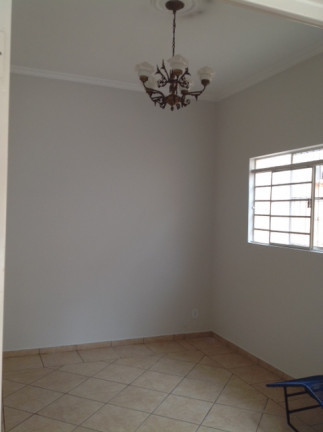Imagem Casa com 5 Quartos à Venda, 239 m² em Vila Camargo - Bauru
