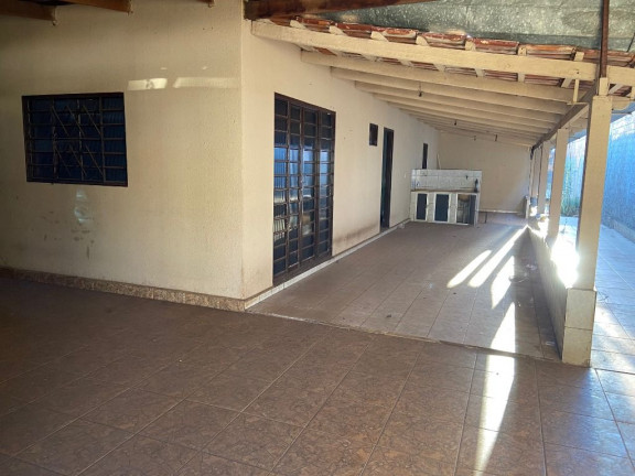 Imagem Casa com 3 Quartos à Venda, 242 m² em Setor Cândida de Morais - Goiânia Imagem Casa com 3 Quartos à Venda, 242 m² em Setor Cândida de Morais - Goiânia