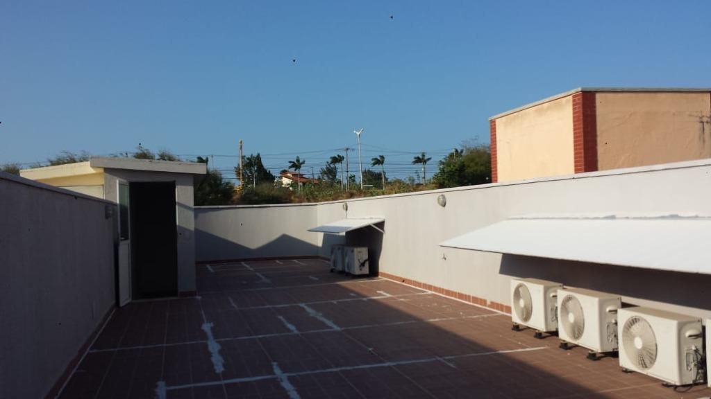 Imagem Sobrado com 5 Quartos à Venda, 252 m²em Manuel Dias Branco - Fortaleza