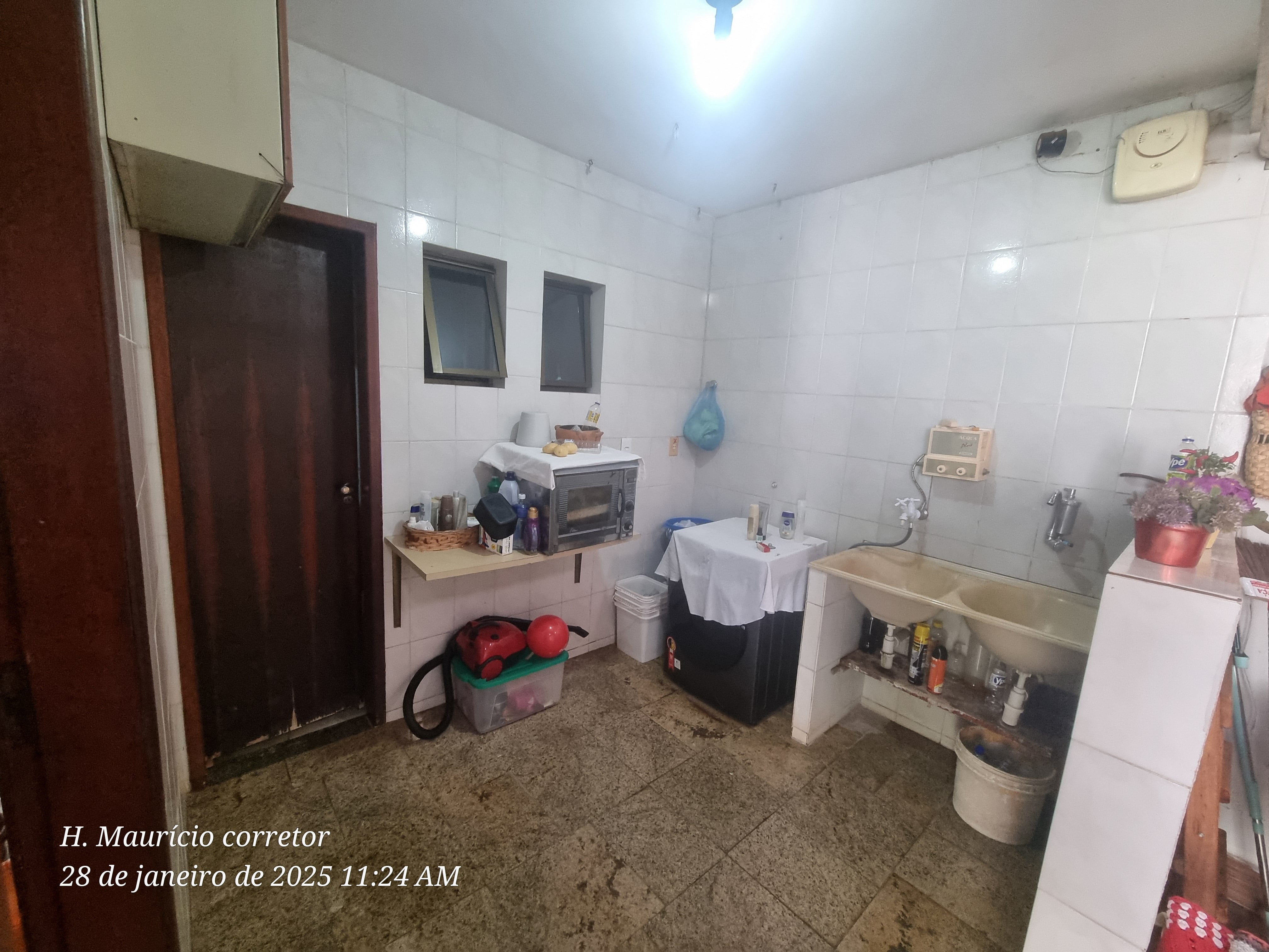 Imagem Sobrado com 4 Quartos à Venda, 143 m² em Setor Jaó - Goiânia