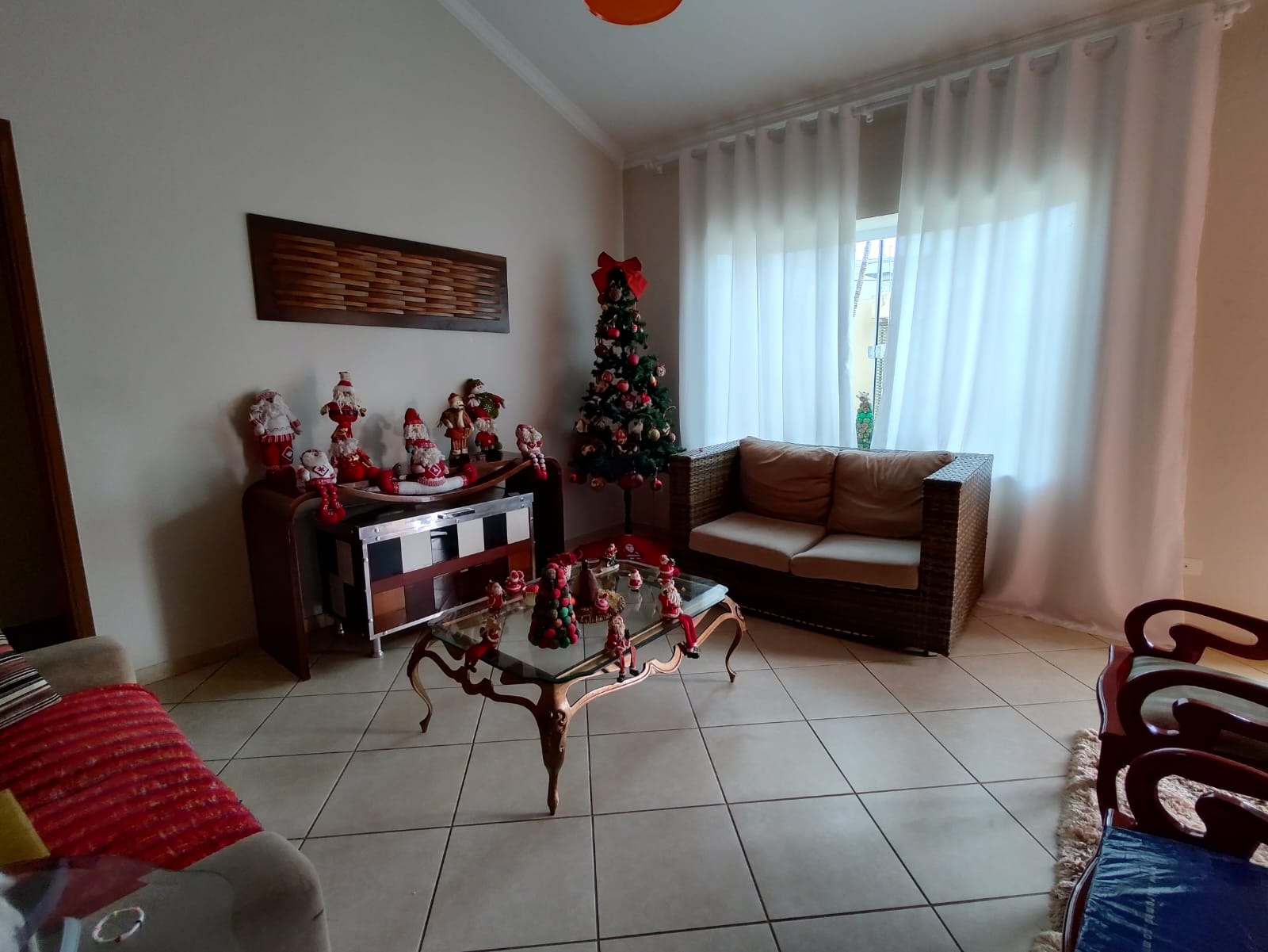 Imagem Sobrado com 4 Quartos à Venda, 386 m²em Aurora - Londrina