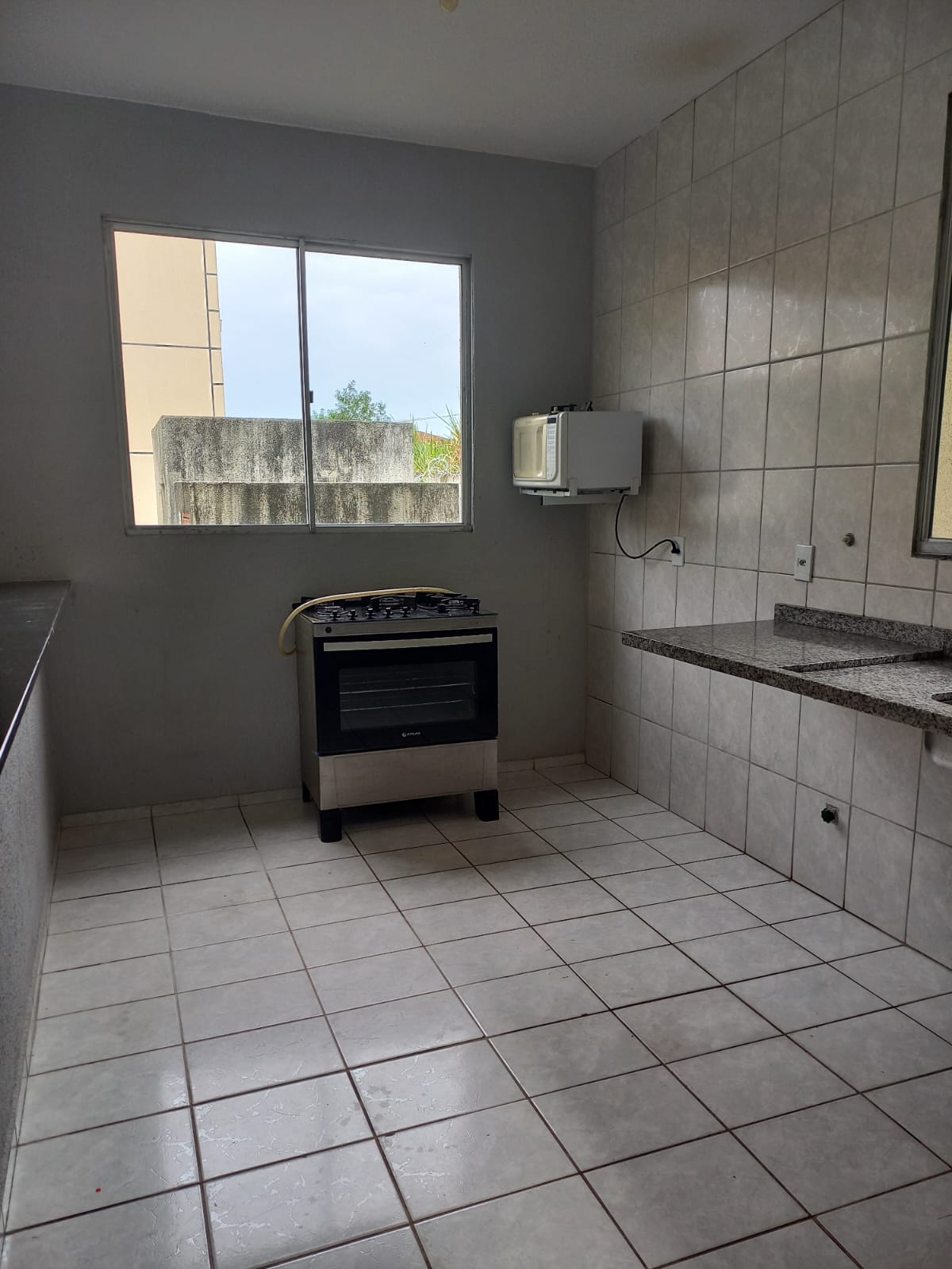 Imagem Apartamento com 2 Quartos à Venda, 45 m² em Inhoaíba - Rio de Janeiro