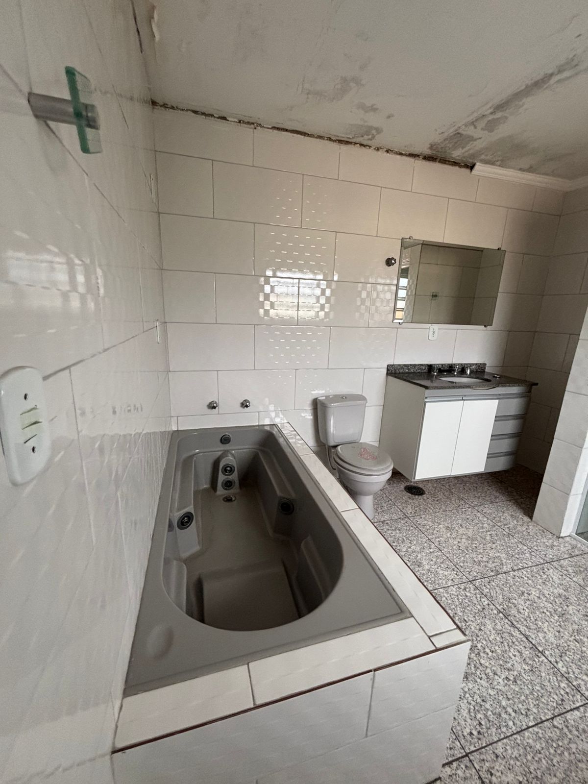 Imagem Casa com 3 Quartos à Venda, 300 m² em Jardim das Rosas (Zona Leste) - São Paulo Imagem Casa com 3 Quartos à Venda, 300 m² em Jardim das Rosas (Zona Leste) - São Paulo