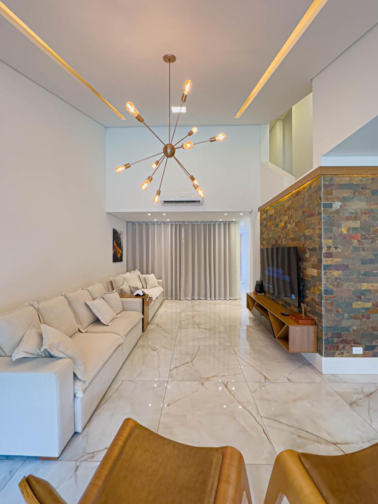 Imagem Casa de Condomínio com 4 Quartos à Venda, 206 m²em Alphaville - Santana de Parnaíba Imagem Casa de Condomínio com 4 Quartos à Venda, 206 m²em Alphaville - Santana de Parnaíba