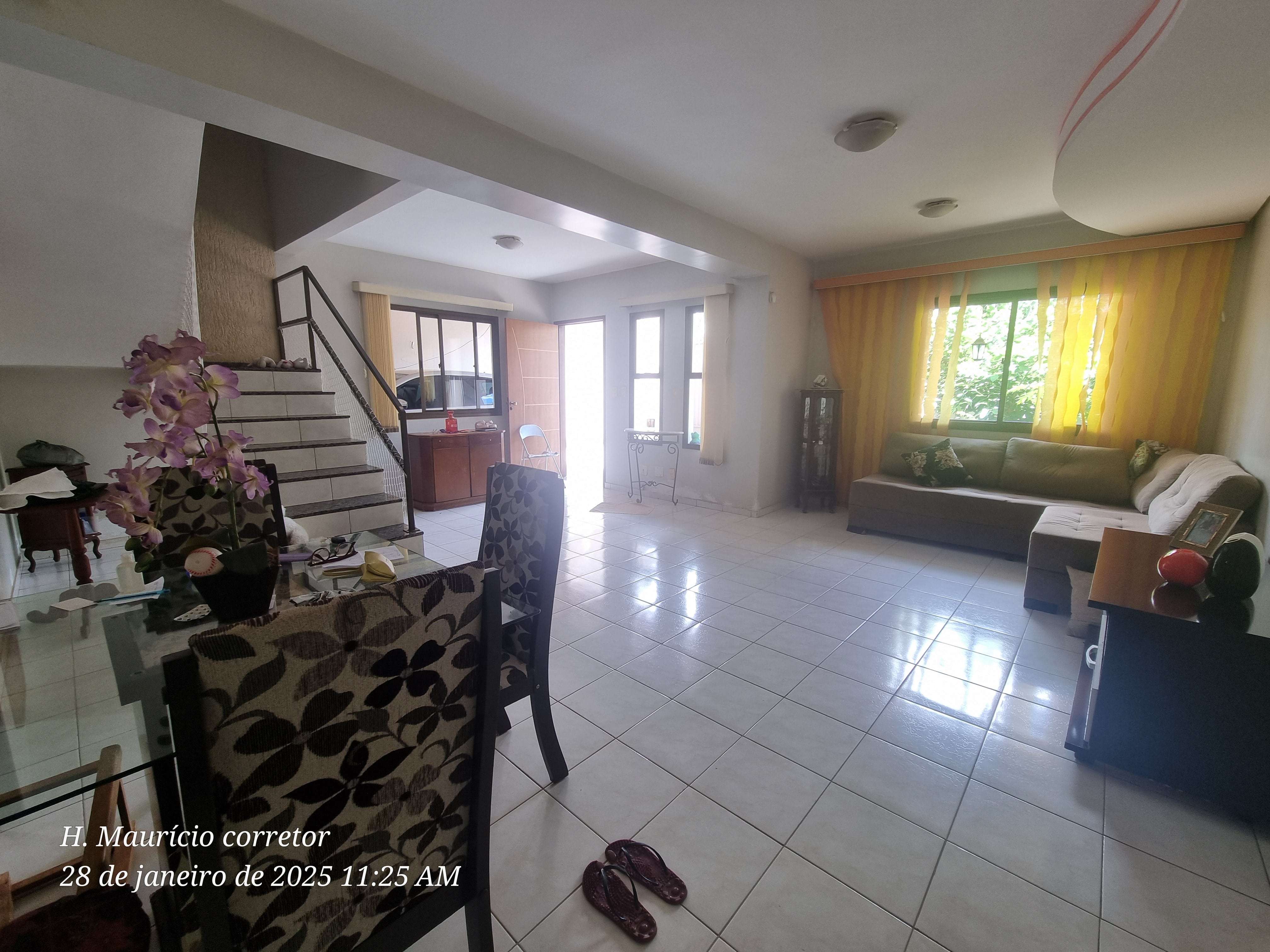 Imagem Sobrado com 4 Quartos à Venda, 143 m² em Setor Jaó - Goiânia