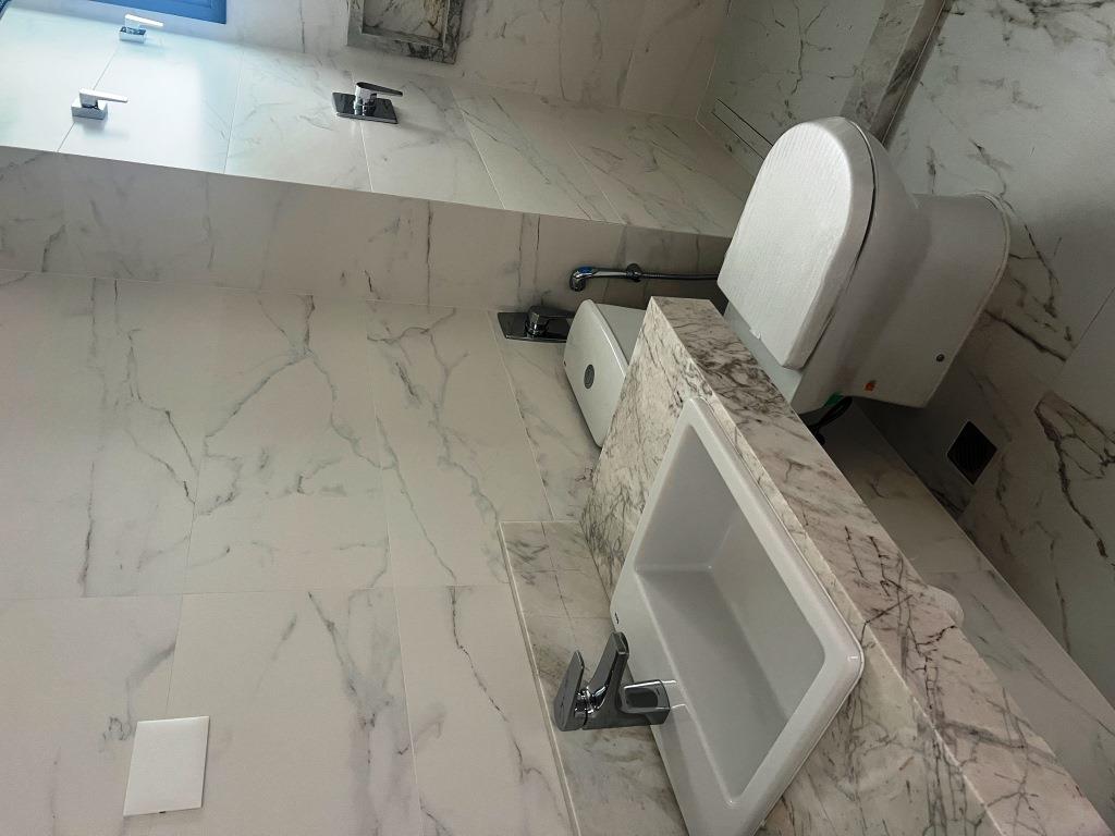 Imagem Apartamento com 3 Quartos à Venda, 183 m² em Hugo Lange - Curitiba