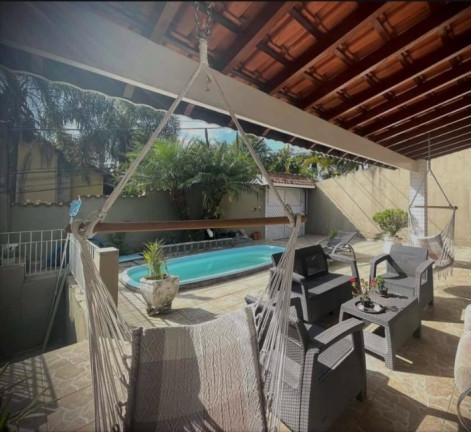 Casa com 3 Quartos à Venda,  em Vila Diva - Carapicuíba