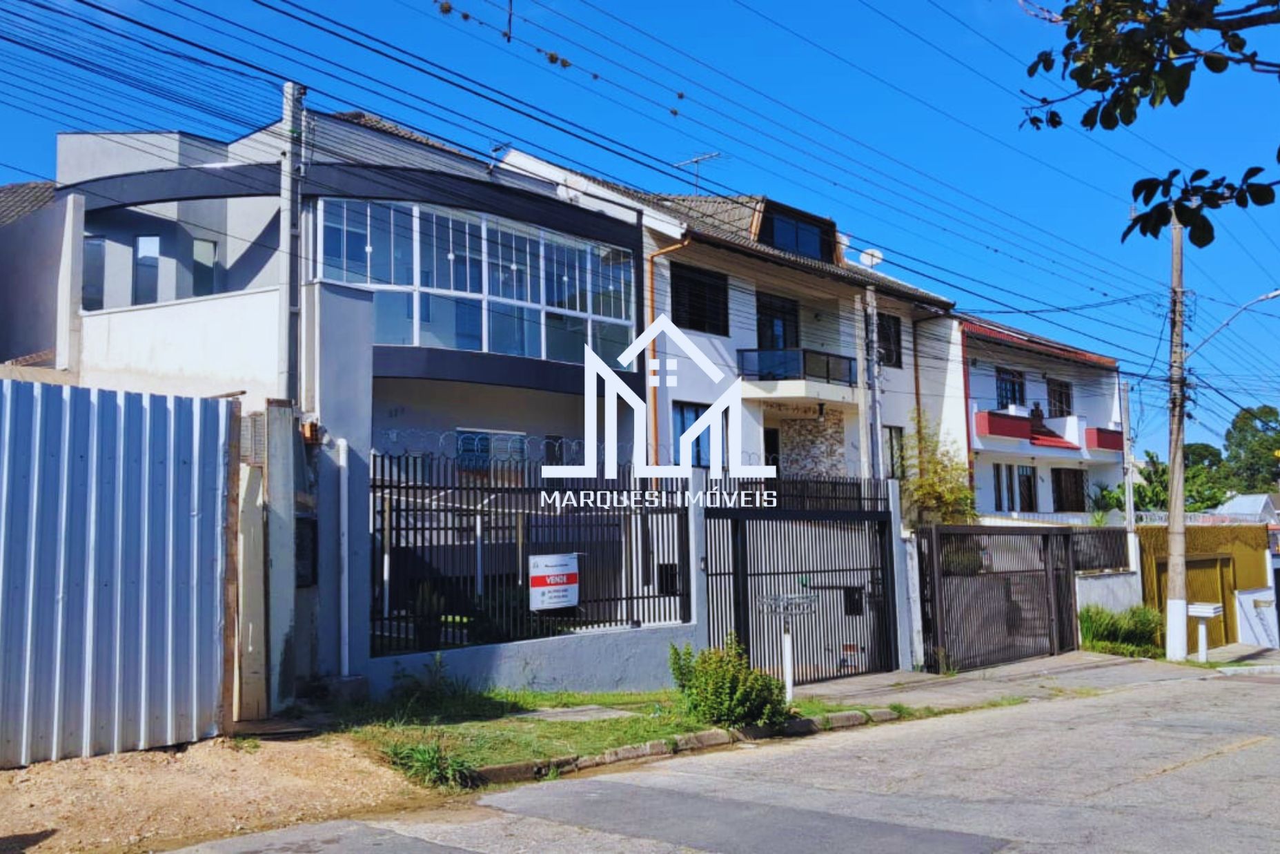 Imagem Casa com 3 Quartos à Venda, 241 m² em Guabirotuba - Curitiba Imagem Casa com 3 Quartos à Venda, 241 m² em Guabirotuba - Curitiba
