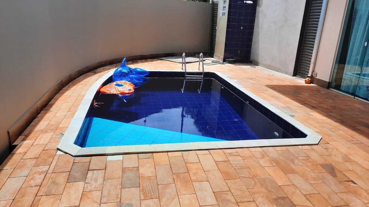 Imagem Sobrado com 3 Quartos à Venda ou Temporada, 160 m²em Jardim Guararapes - Londrina