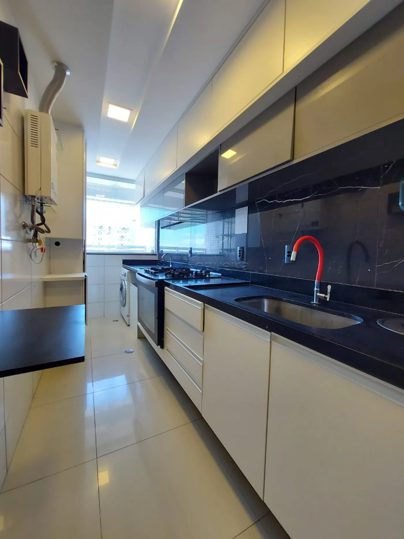 Imagem Apartamento com 2 Quartos à Venda, 74 m²em Candeias - Jaboatão dos Guararapes