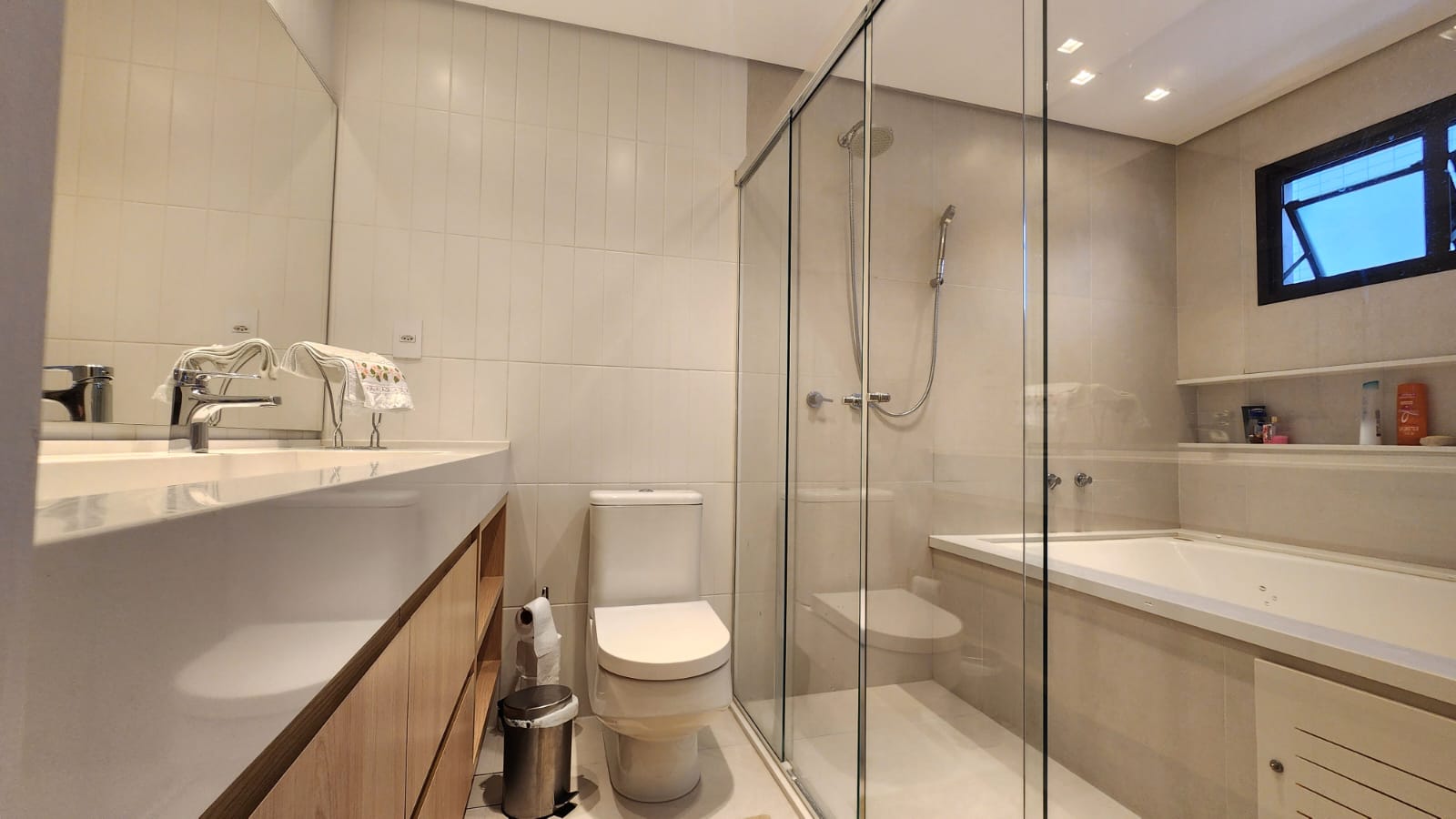Imagem Apartamento com 4 Quartos à Venda, 297 m²em Boqueirão - Santos Imagem Apartamento com 4 Quartos à Venda, 297 m²em Boqueirão - Santos