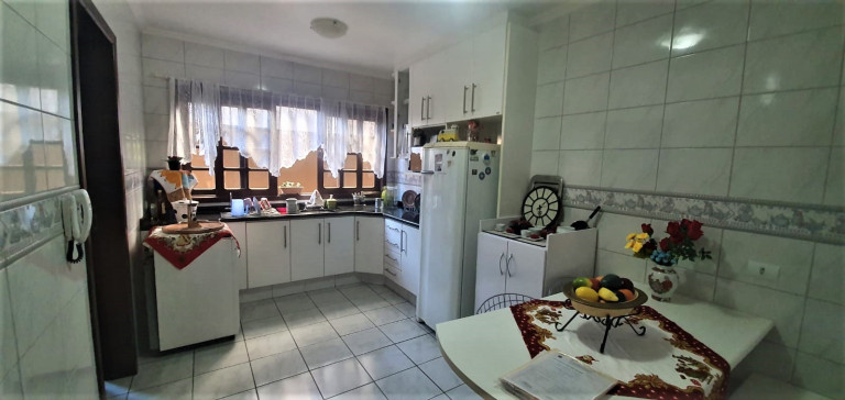 Imagem Casa com 3 Quartos à Venda, 223 m² em Novo Mundo - Curitiba Imagem Casa com 3 Quartos à Venda, 223 m² em Novo Mundo - Curitiba