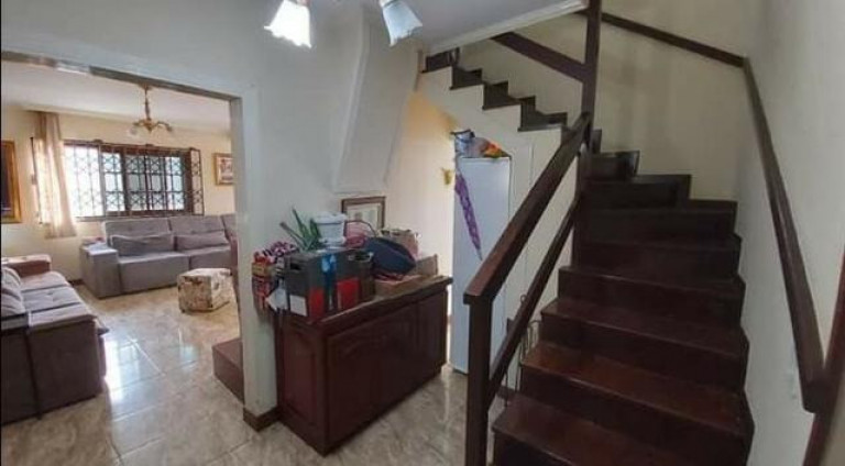 Imagem Casa com 3 Quartos à Venda, 242 m²em Fazendinha - Teresópolis