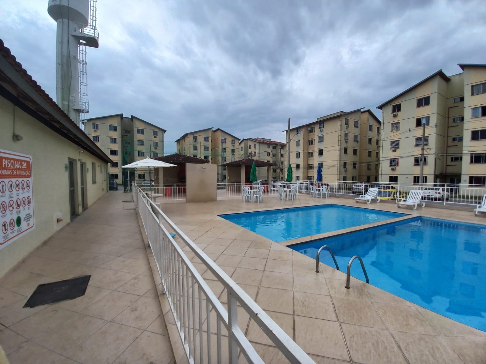 Imagem Apartamento com 2 Quartos à Venda, 45 m² em Inhoaíba - Rio de Janeiro