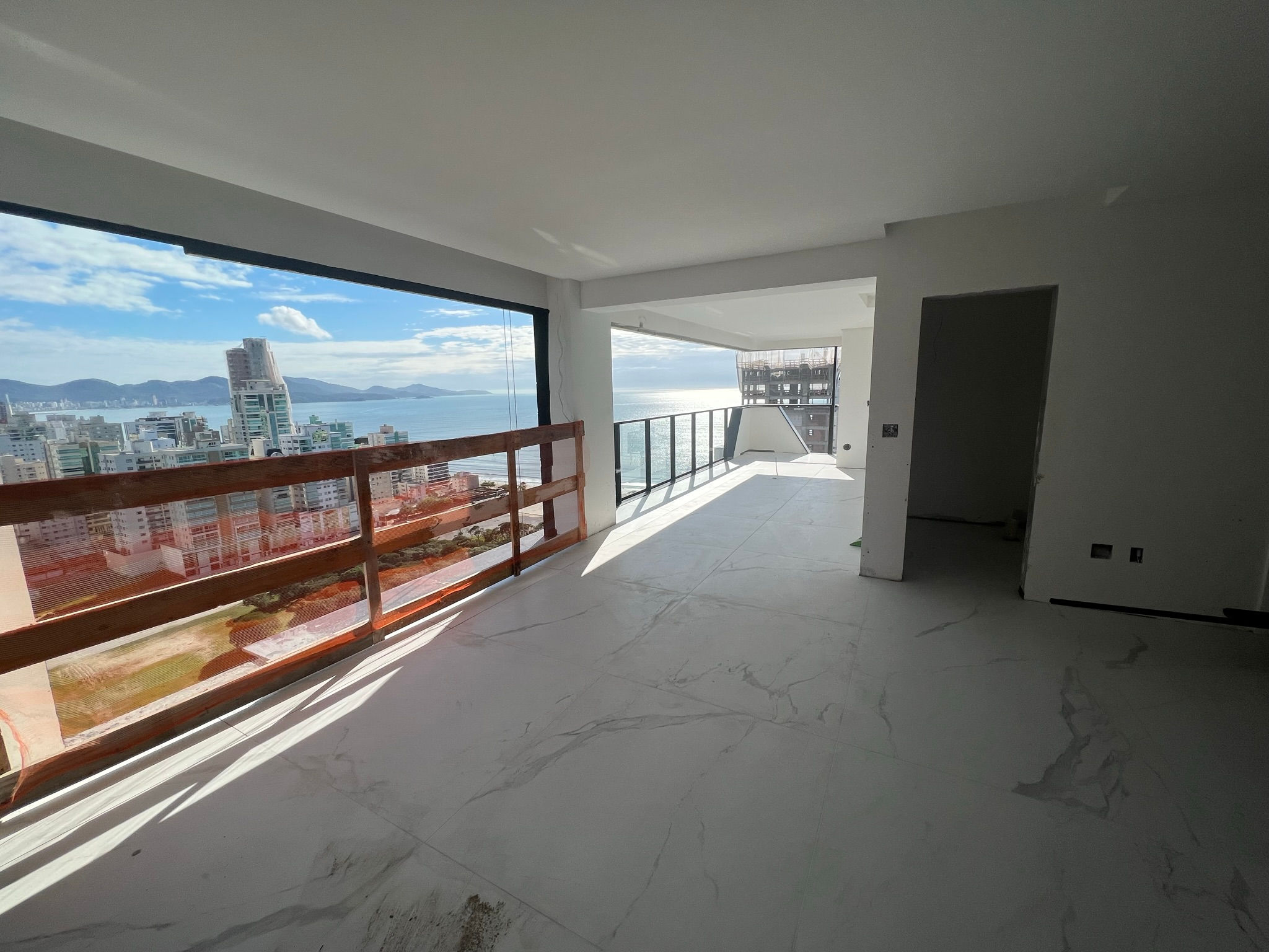 Imagem Apartamento com 4 Quartos à Venda, 179 m²em Meia Praia - Itapema