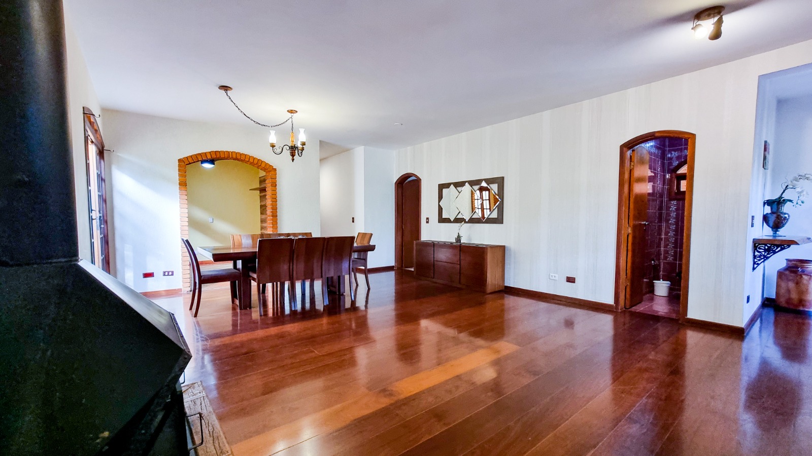 Imagem Casa de Condomínio com 3 Quartos à Venda, 250 m²em Alphaville - Santana de Parnaíba Imagem Casa de Condomínio com 3 Quartos à Venda, 250 m²em Alphaville - Santana de Parnaíba