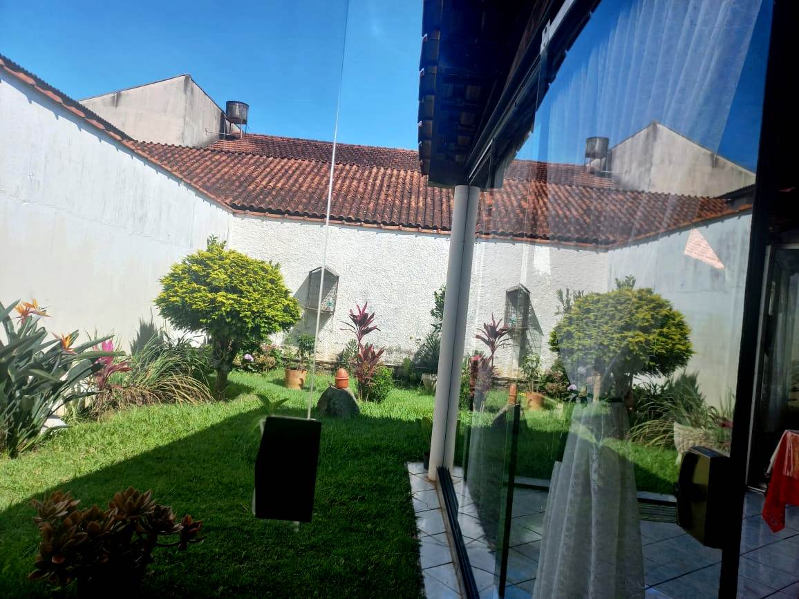 Imagem Casa com 4 Quartos à Venda, 167 m² em Country Club - Poços de Caldas