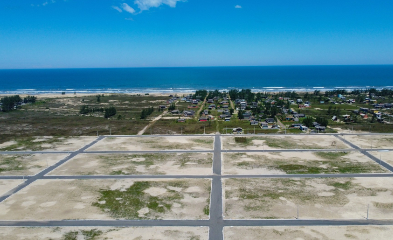 Imagem Terreno à Venda, 360 m² em Arroio das Baleias - Balneário Arroio do Silva Imagem Terreno à Venda, 360 m² em Arroio das Baleias - Balneário Arroio do Silva