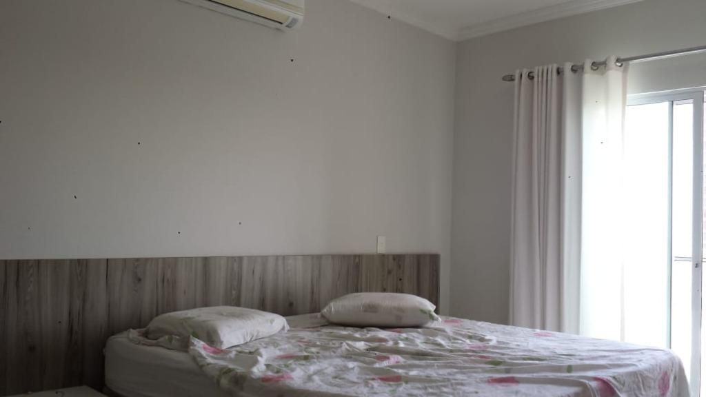 Imagem Sobrado com 5 Quartos à Venda, 252 m²em Manuel Dias Branco - Fortaleza