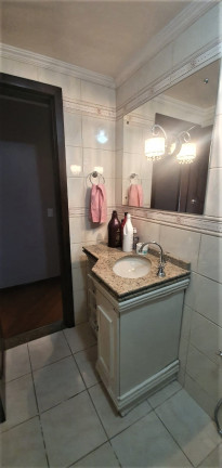 Imagem Casa com 3 Quartos à Venda, 223 m² em Novo Mundo - Curitiba Imagem Casa com 3 Quartos à Venda, 223 m² em Novo Mundo - Curitiba