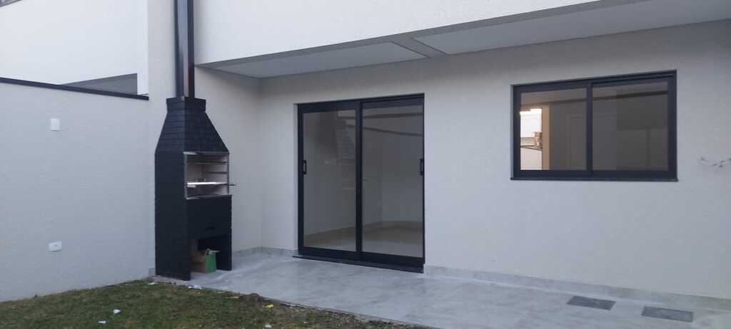 Imagem Sobrado com 3 Quartos à Venda, 125 m²em Boqueirão - Curitiba Imagem Sobrado com 3 Quartos à Venda, 125 m²em Boqueirão - Curitiba