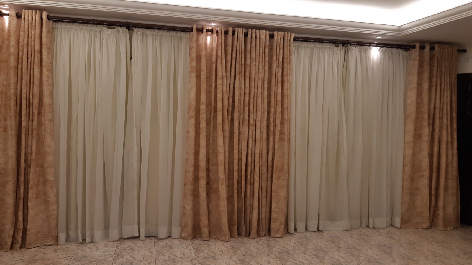 Imagem Sobrado com 3 Quartos à Venda, 164 m²em Jardim Vila Galvão - Guarulhos