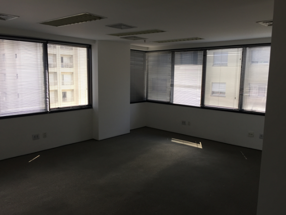 Imagem Sala Comercial à Venda ou Locação, em Vila Cordeiro - São Paulo Imagem Sala Comercial à Venda ou Locação, em Vila Cordeiro - São Paulo