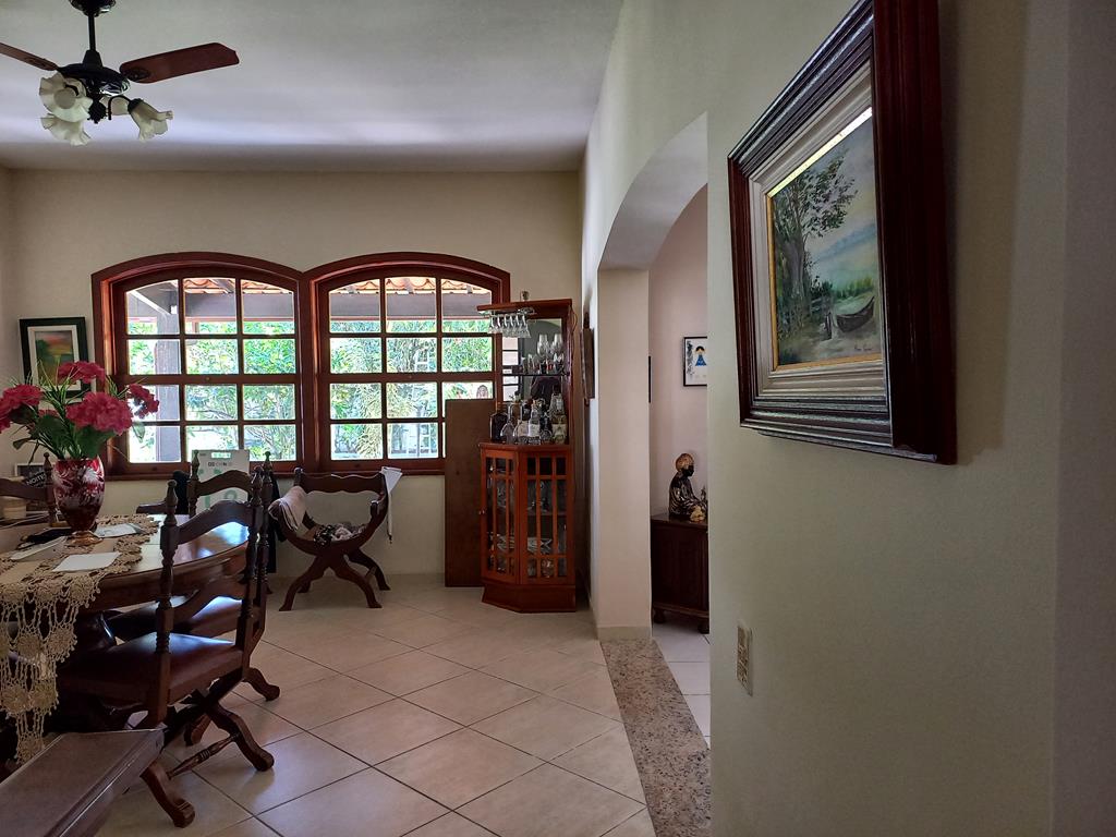 Imagem Casa com 4 Quartos à Venda, 400 m²em Itaipu - Niterói