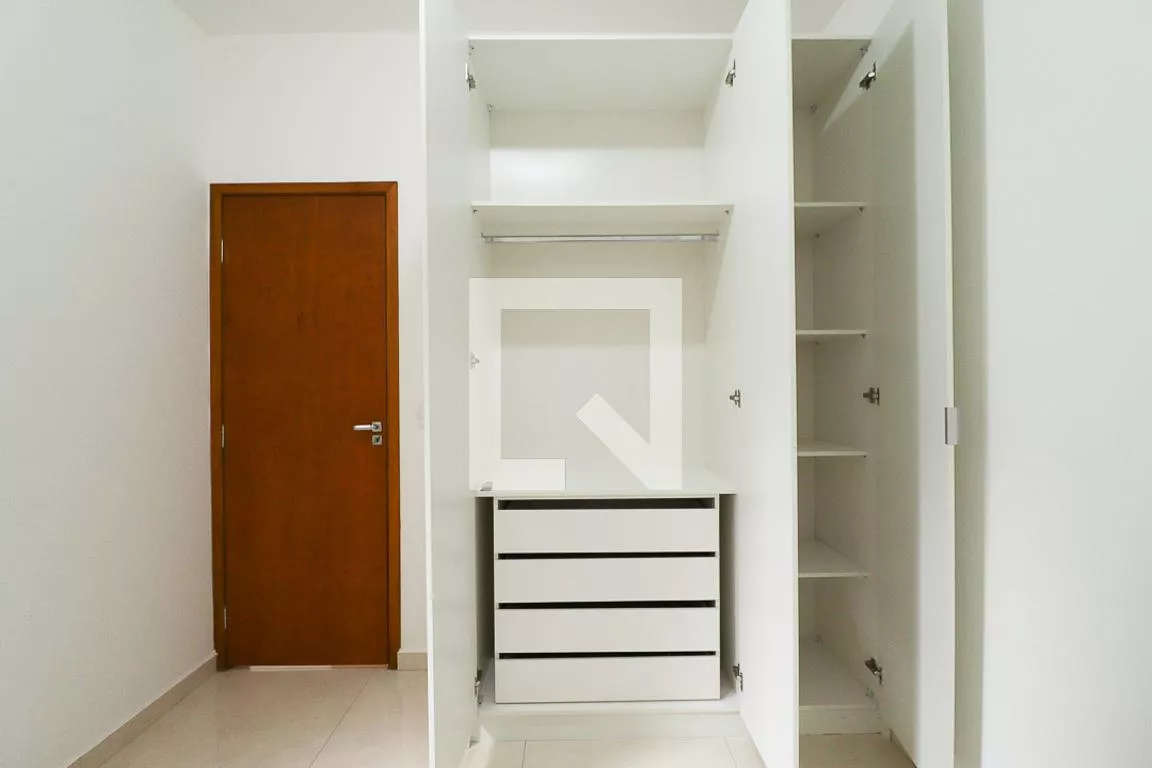 Imagem Apartamento com 2 Quartos para Alugar, 41 m²em Tucuruvi - São Paulo