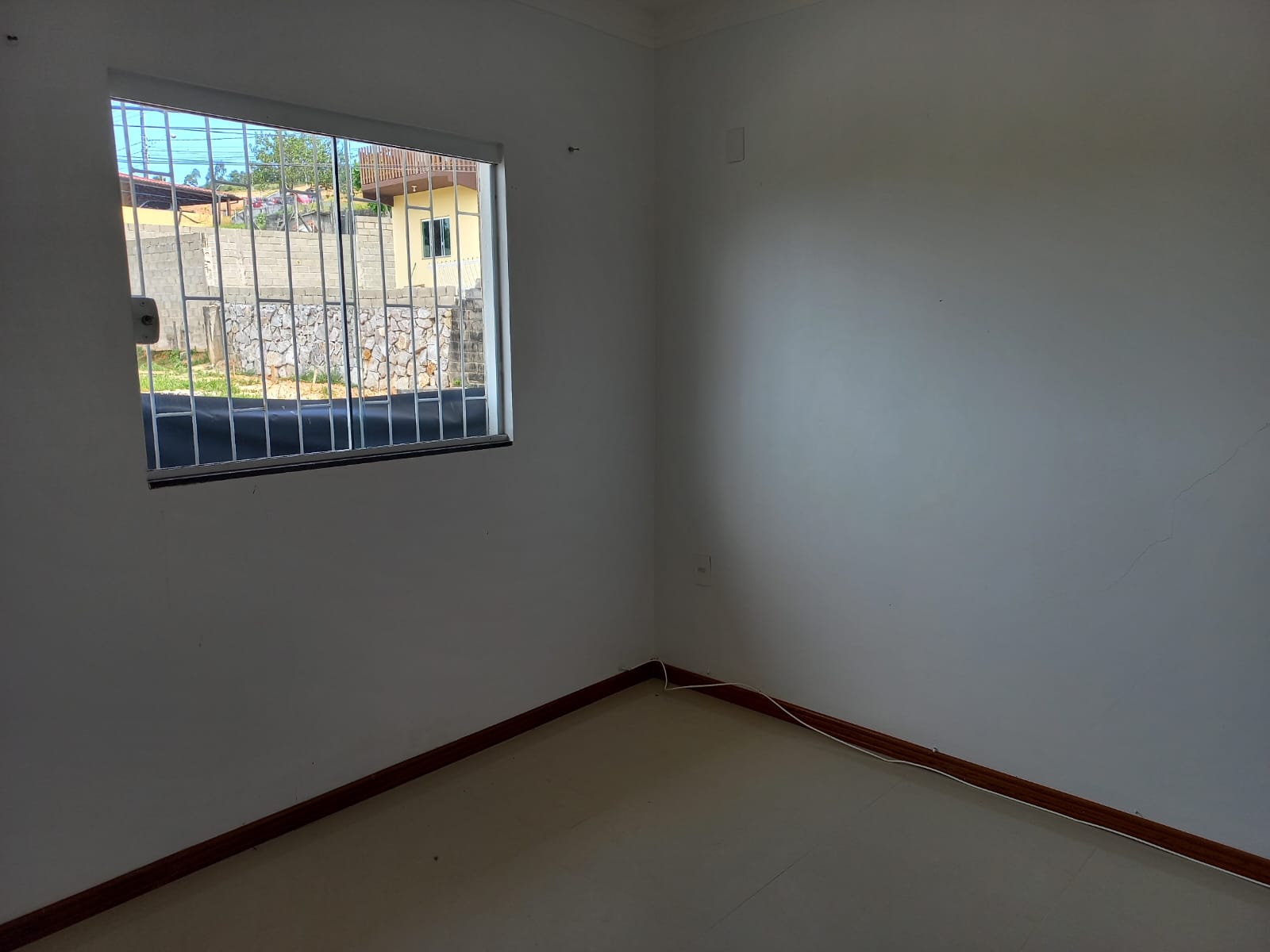 Imagem Sobrado com 4 Quartos à Venda, 250 m²em Fundos - Biguaçu