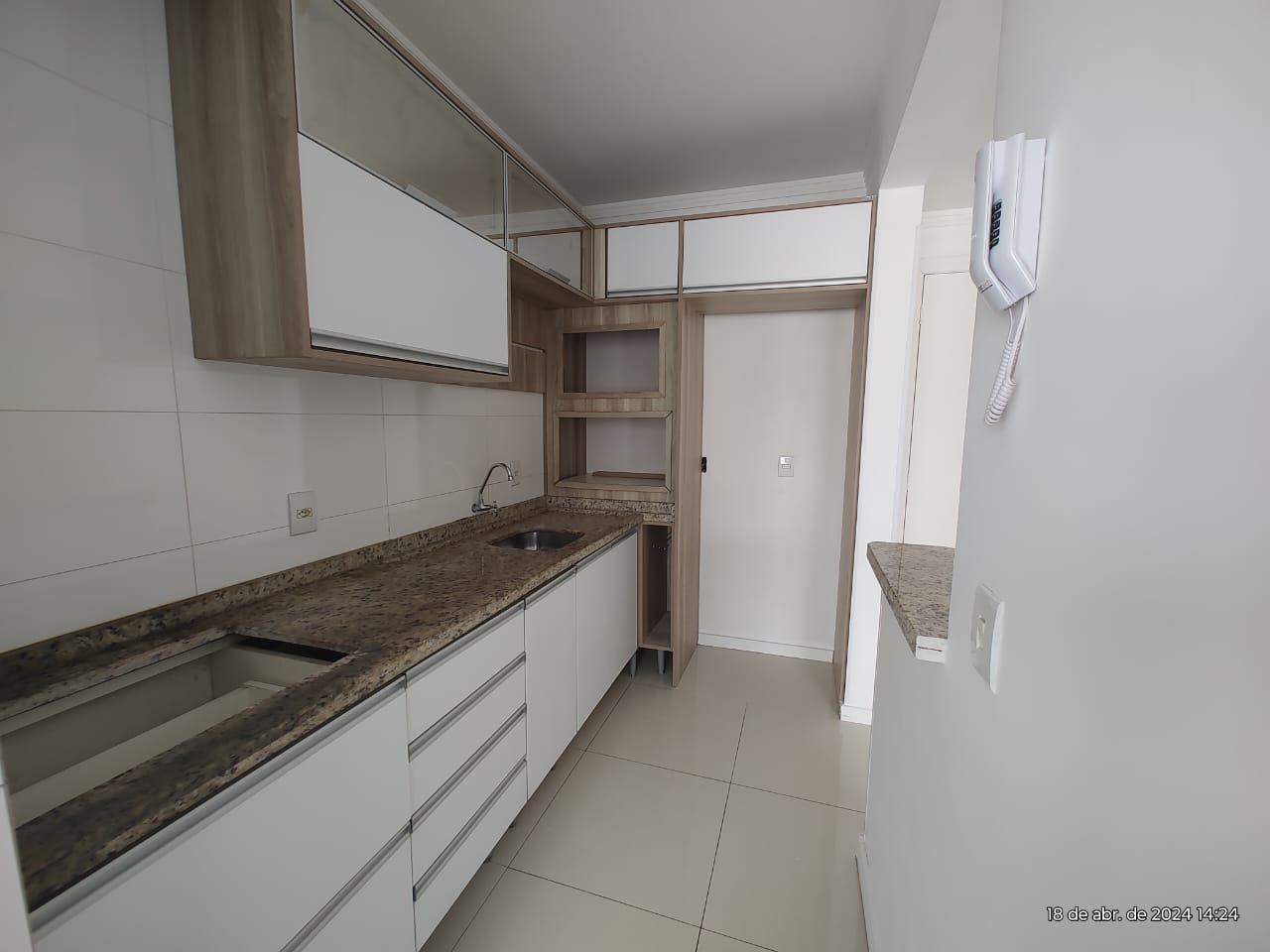 Imagem Apartamento com 2 Quartos para Alugar, 55 m²em Nova Esperança - Balneário Camboriú