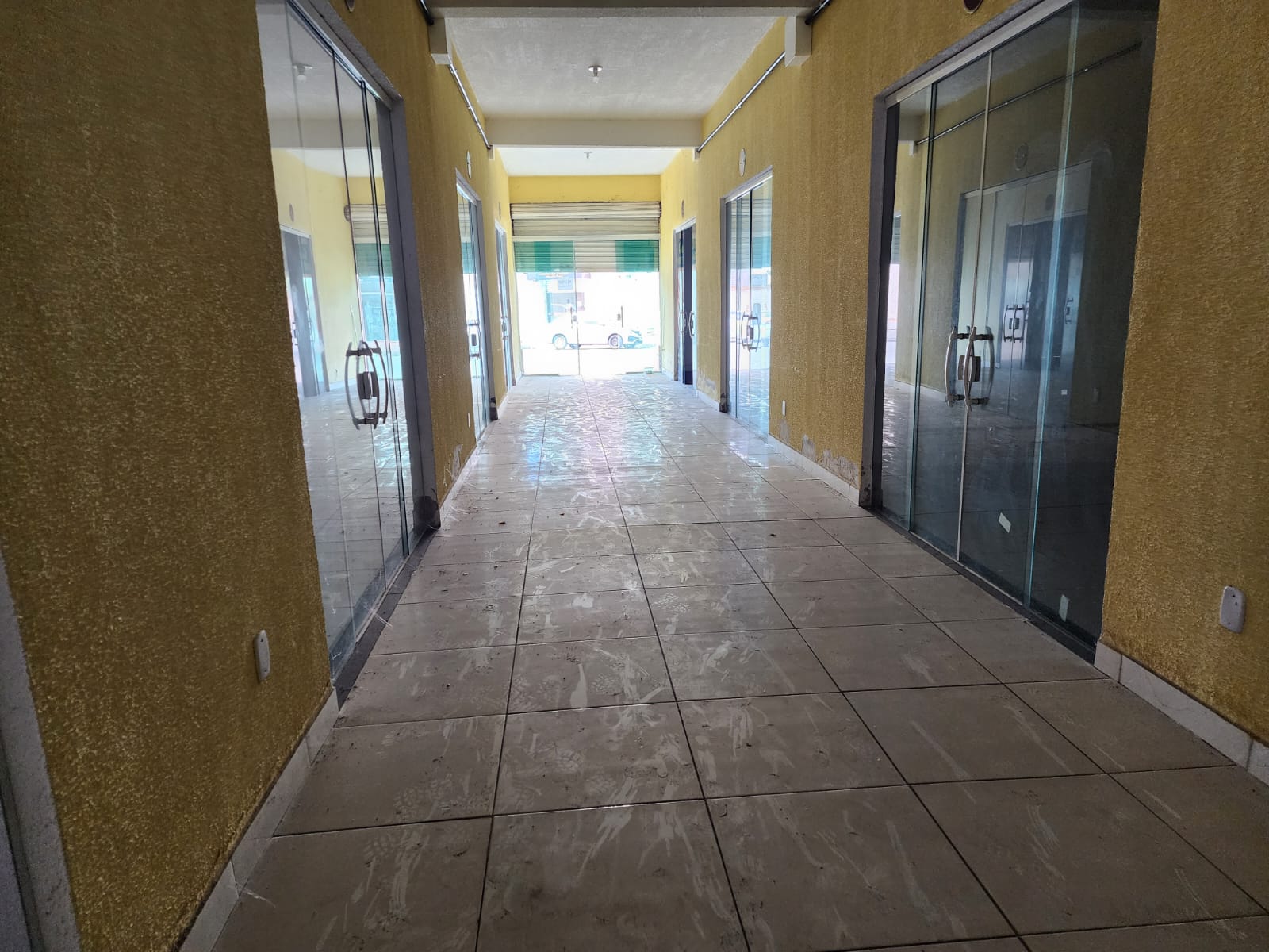 Imagem Imóvel Comercial à Venda, 650 m²em Centro - Simões Filho Imagem Imóvel Comercial à Venda, 650 m²em Centro - Simões Filho